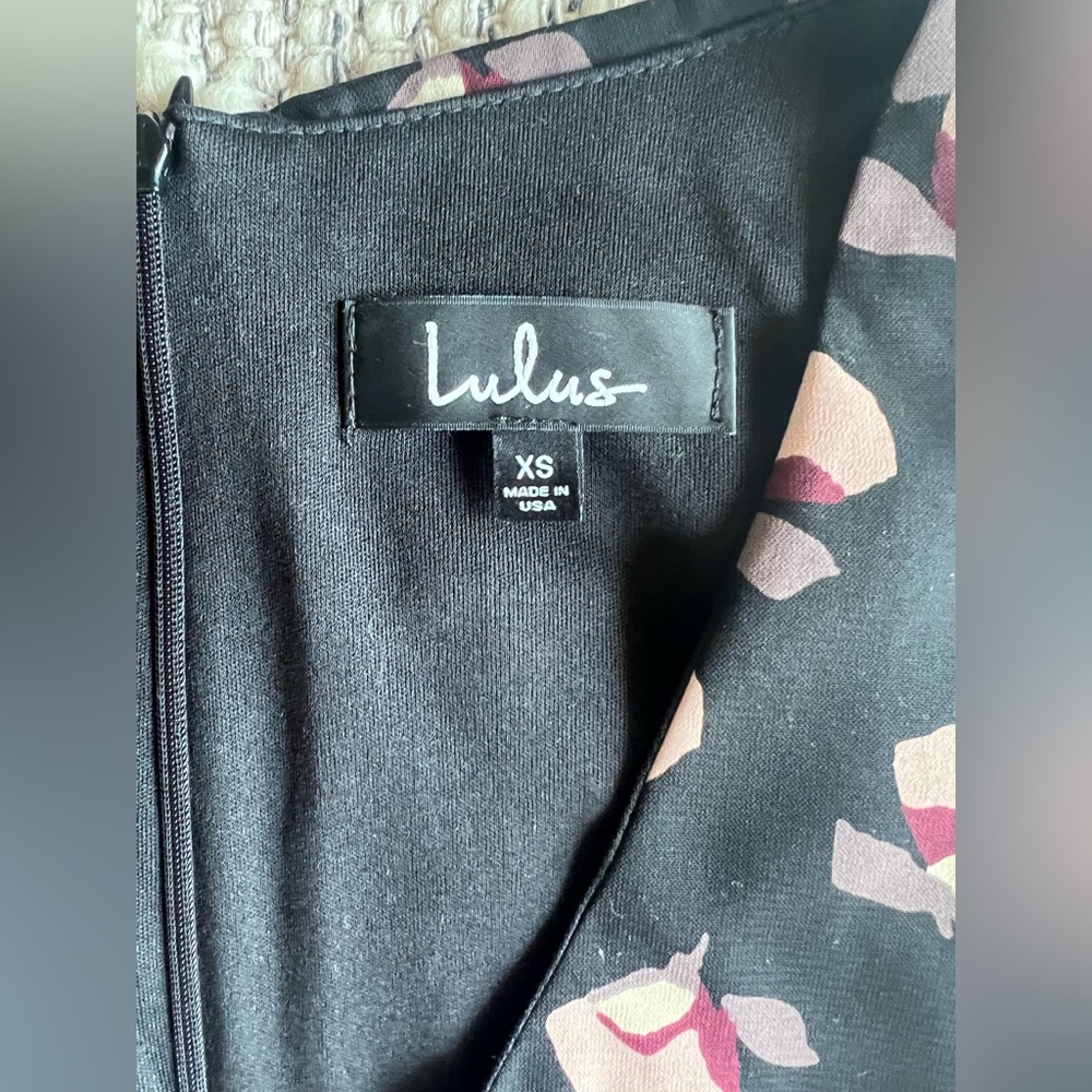 🌿Lulu’s Dress - Picture 3 of 4
